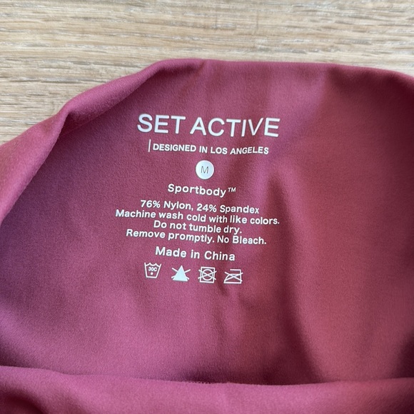 SET Active Raspberry Leggings - Picture 5 of 5